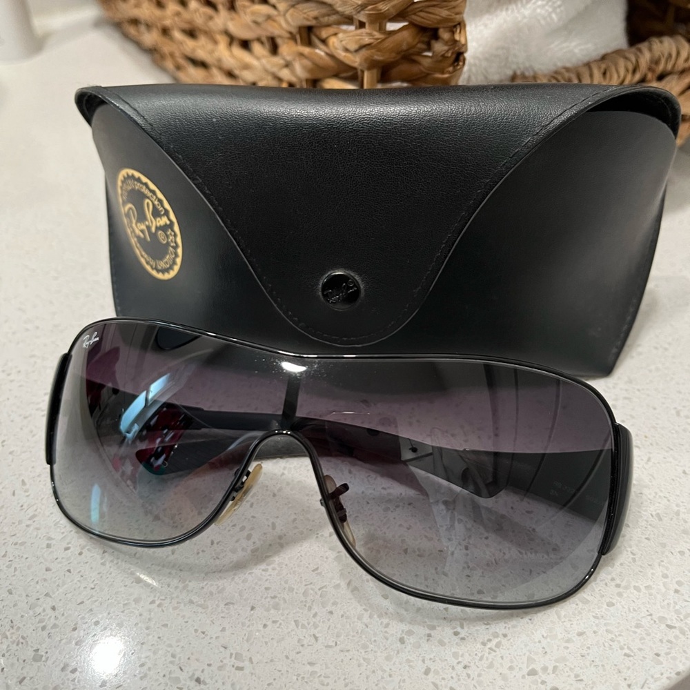 EUC vintage Ray-Ban wrap sun glasses